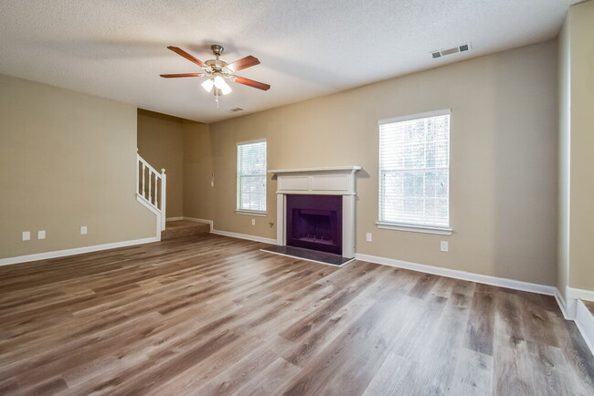 Building Photo - 4210 Donna Way