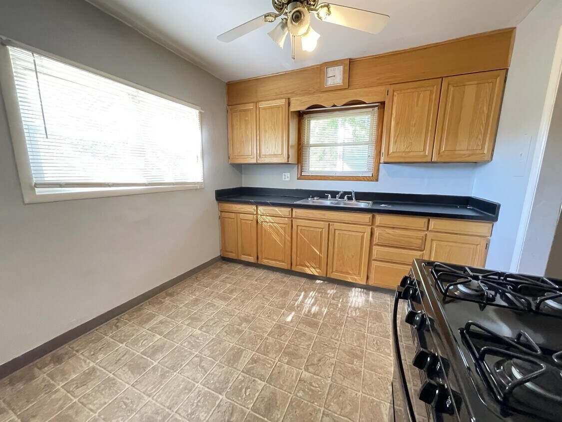 882 Tampa Ave, Akron, OH 44314 House Rental in Akron, OH