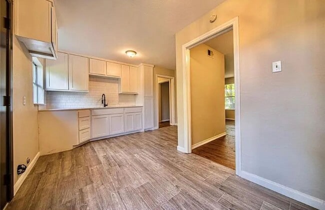 Building Photo - Remodeled 3/1 LANDSCAPING INCLUDED!