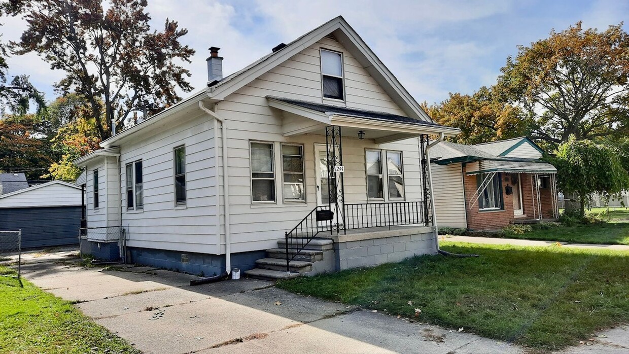 Foto principal - 3 bedroom 1 bath home in Hazel park for $1...