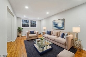 Building Photo - 357 Franklin St