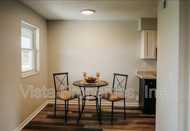 Foto del edificio - 388 Elmwood Dr