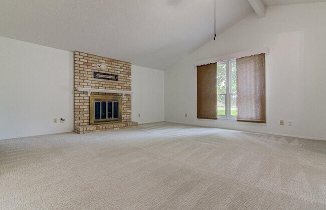 Building Photo - 7605 Whispering Winds Dr