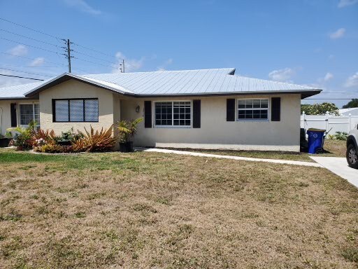 Foto principal - 3310 NE Jeannette Dr