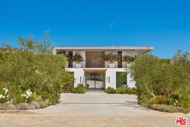 Foto del edificio - 23919 Malibu Rd