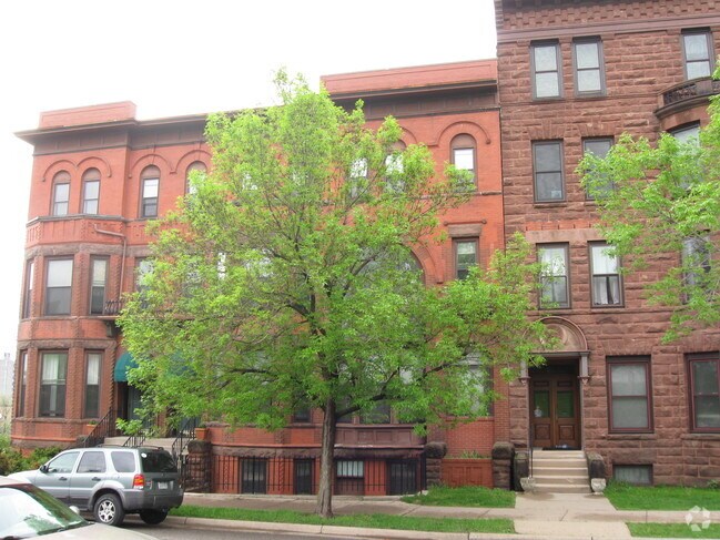 Building Photo - 235 Summit Ave