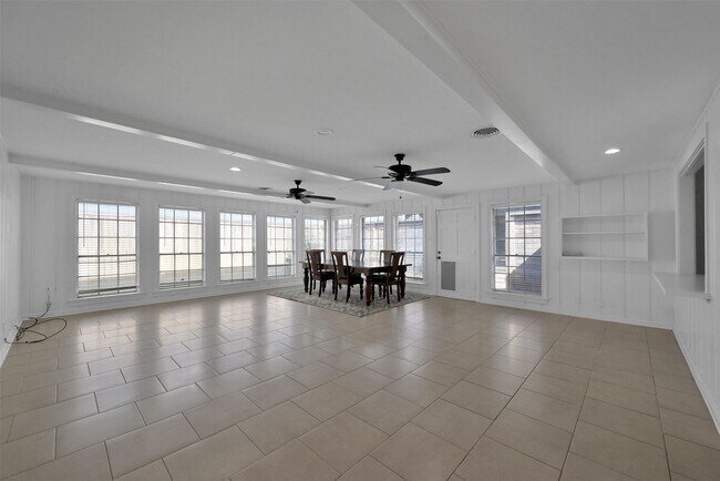 Foto del edificio - 416 Milwaukee St