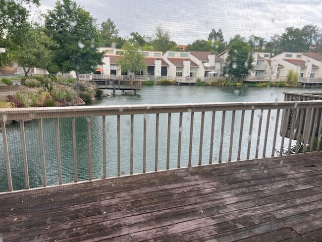 Building Photo - Rinconada Hills-2 bedroom, 2 story Townhome with lake side views.