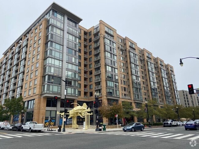Building Photo - 475 K St NW