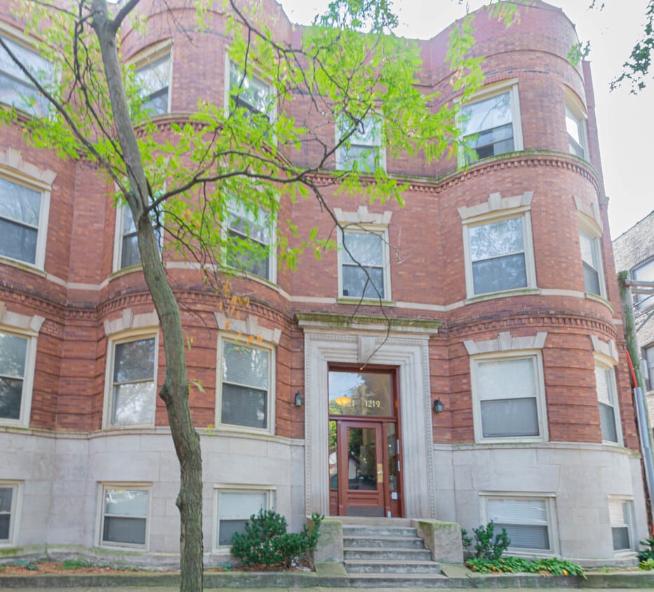 Primary Photo - 1219 E 52nd St