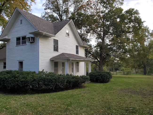 Foto del edificio - Older country home south of Columbia off O...