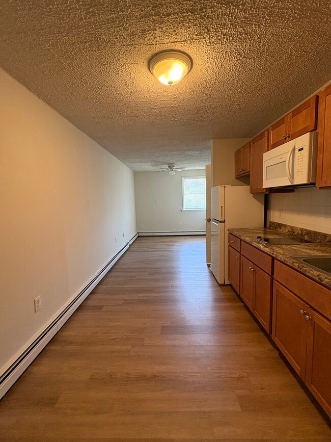 Building Photo - Riveredge Square Apartments