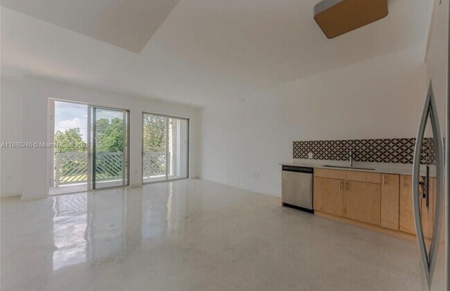 Foto del edificio - 761 NW 1st St