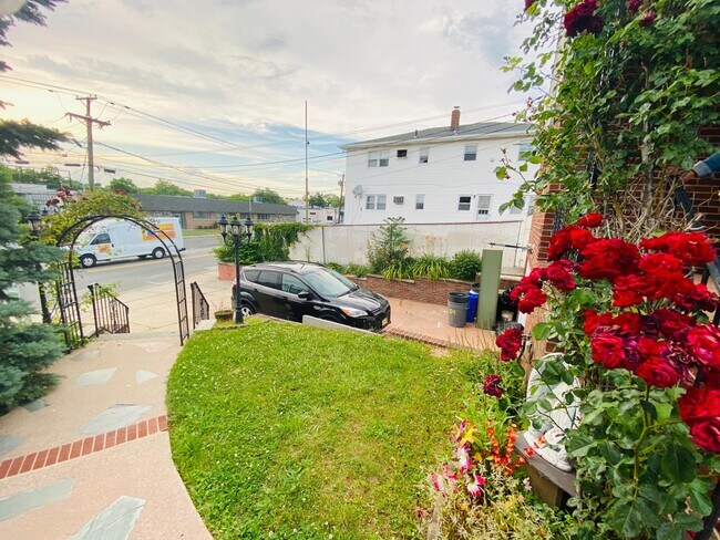 parking - 34 River Rd