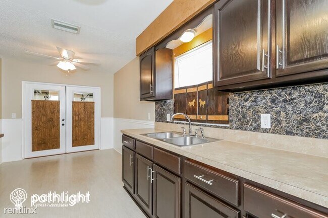 Building Photo - 2 br, 2 bath House - 916 Sunshine Way SW UNIT