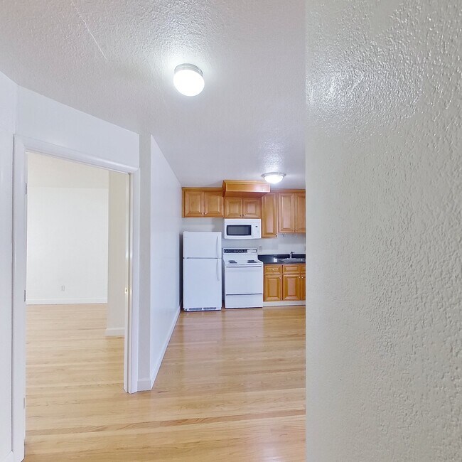 Building Photo - 2750 Dwight Way