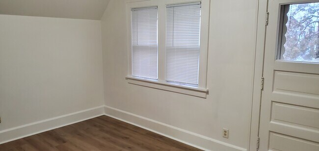 Bedroom view 1 - 1423 Isabelle Ave