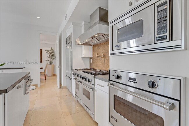 Foto del edificio - 350 Redwood Ln
