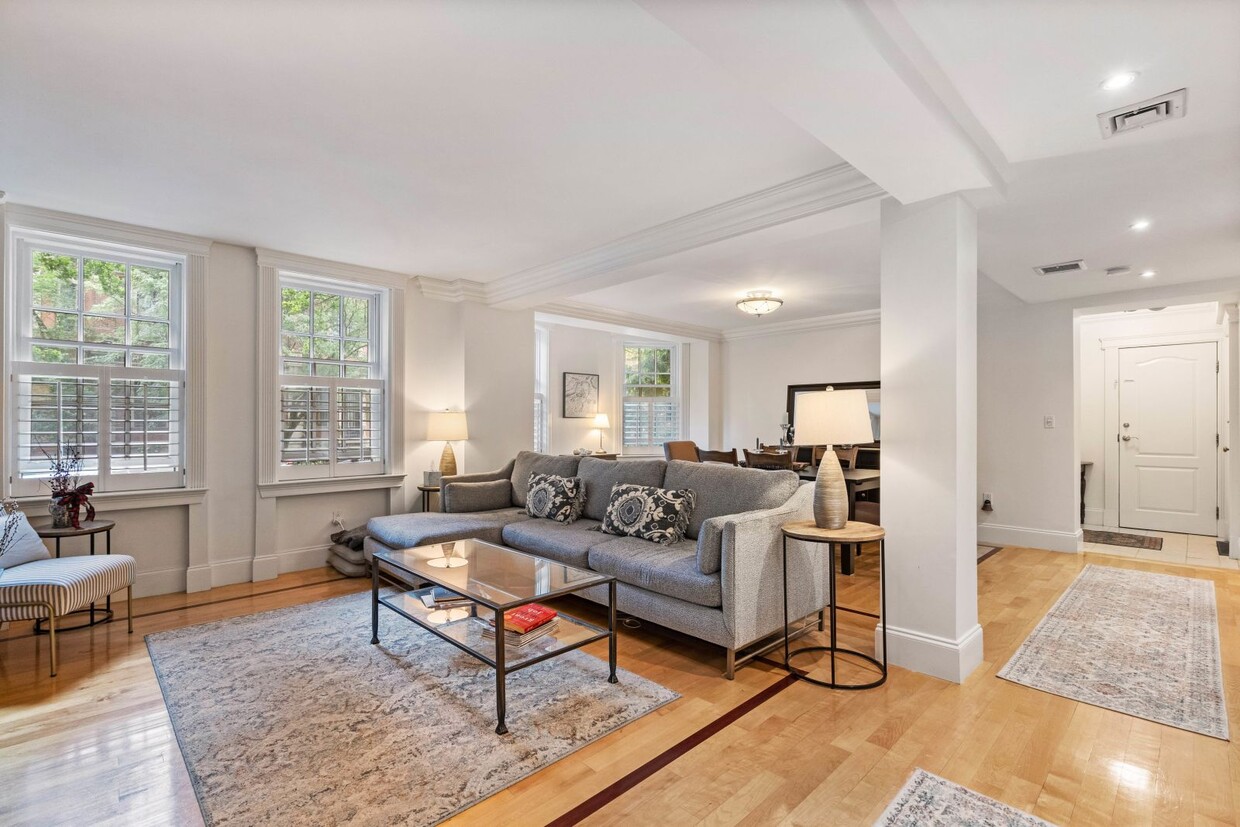 Primary Photo - 137 Marlborough St