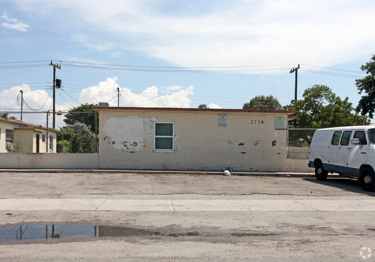 Building Photo - 2738 NW 6th St