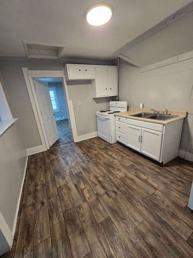 Foto del edificio - Three Bedroom Apartment Located in Anderso...