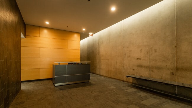 Building Photo - 630 N Franklin St