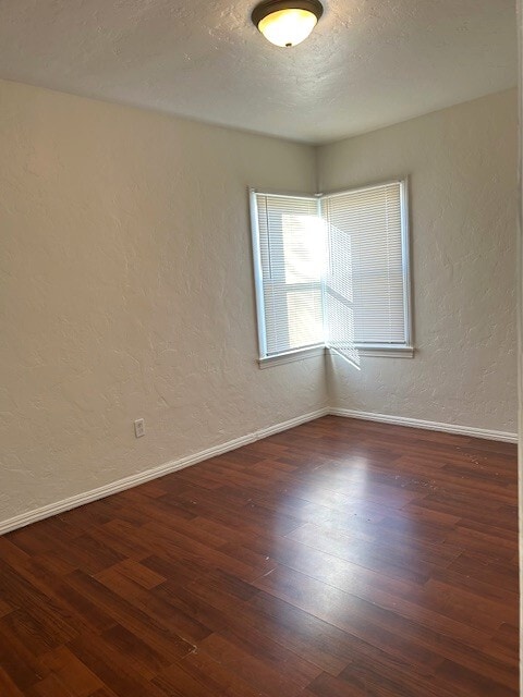 Foto del edificio - 321 S Pauley St