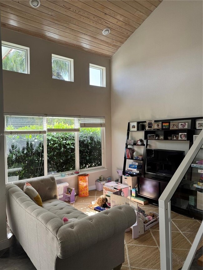 Building Photo - 6287 SW 39th St