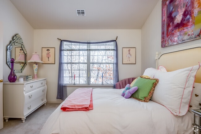 3BR, 2BA - 1,650SF - Springbrook Cercle