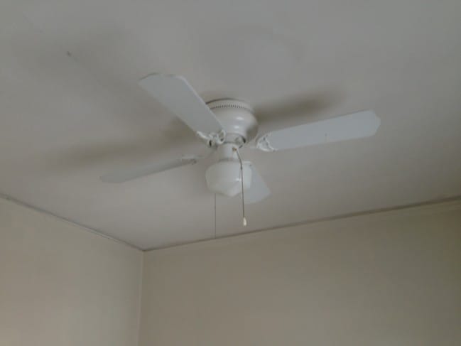 Building Photo - 526 E 7th St