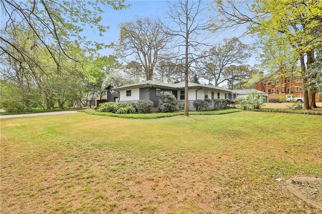 Building Photo - 2037 Lively Ridge Rd NE