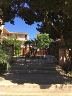 Primary Photo - 21701 Parthenia St