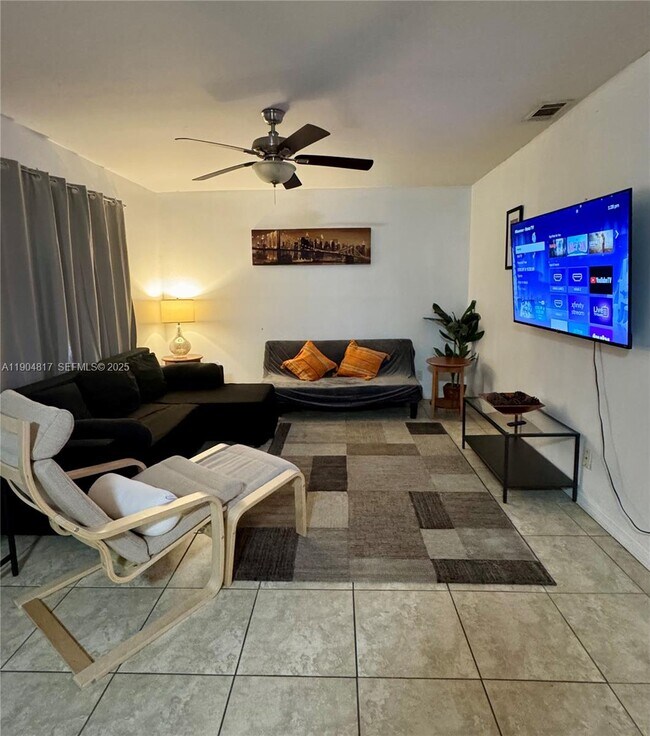 Foto del edificio - 2242 N Jackson St