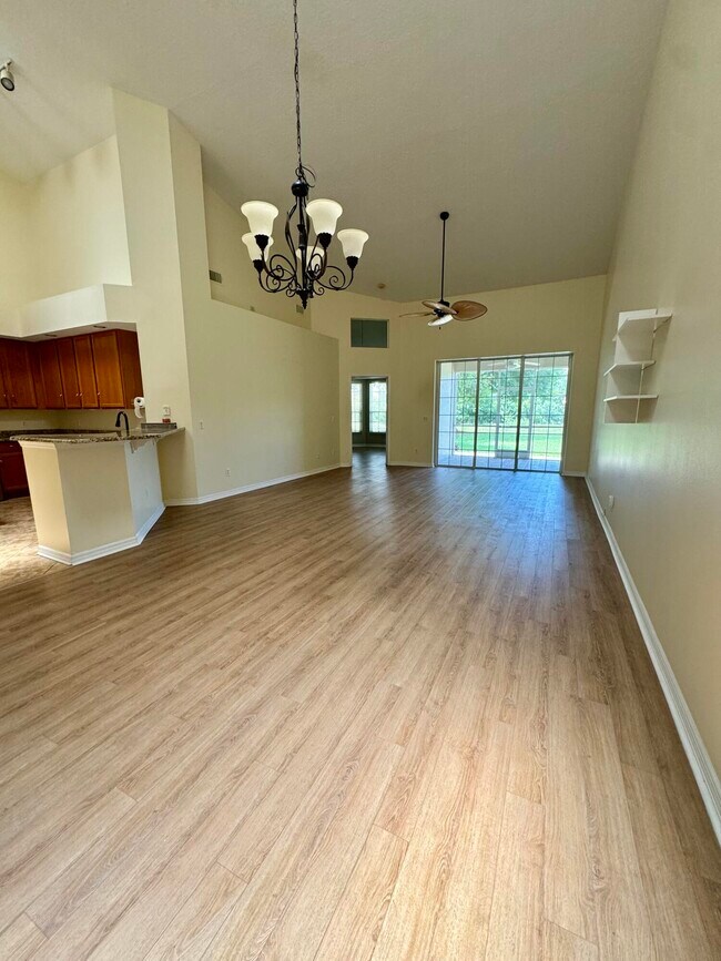 Building Photo - 1667 SW Harbour Isles Cir