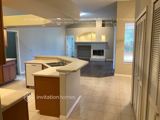 Foto del edificio - 14420 Stamford Cir