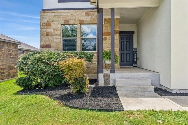 Building Photo - 10925 Zoeller Dr