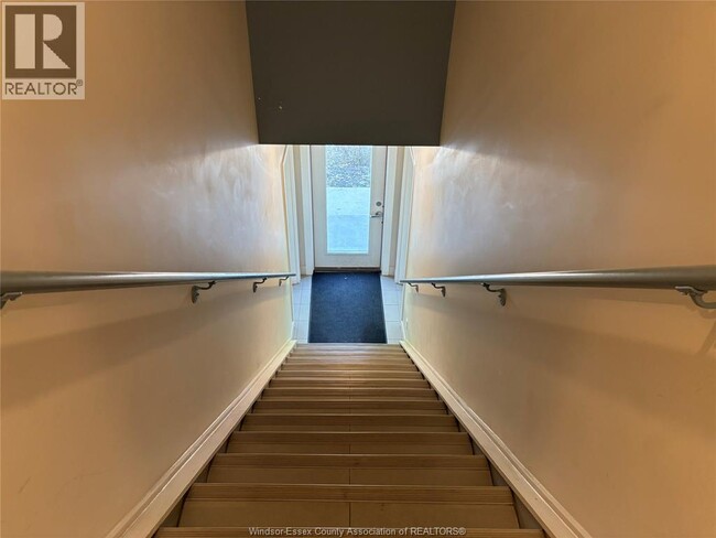 Building Photo - 550 Sandison St