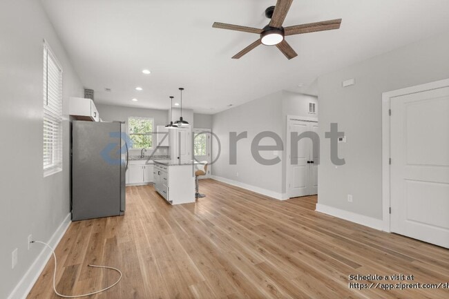 Building Photo - 106 Snyder Ct NE