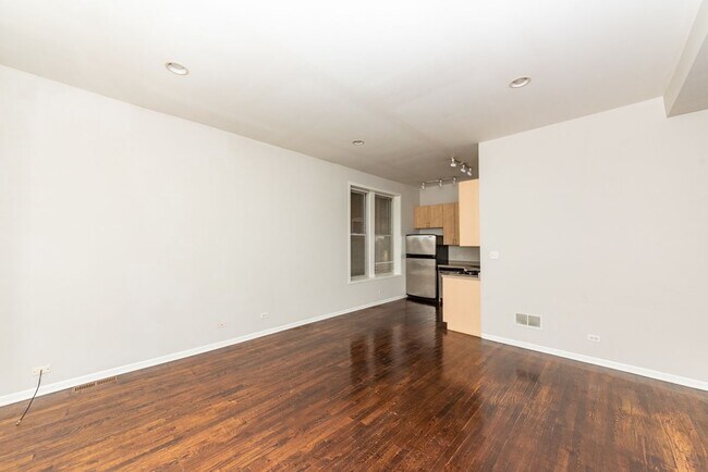 Foto del edificio - 2207 W Race Ave