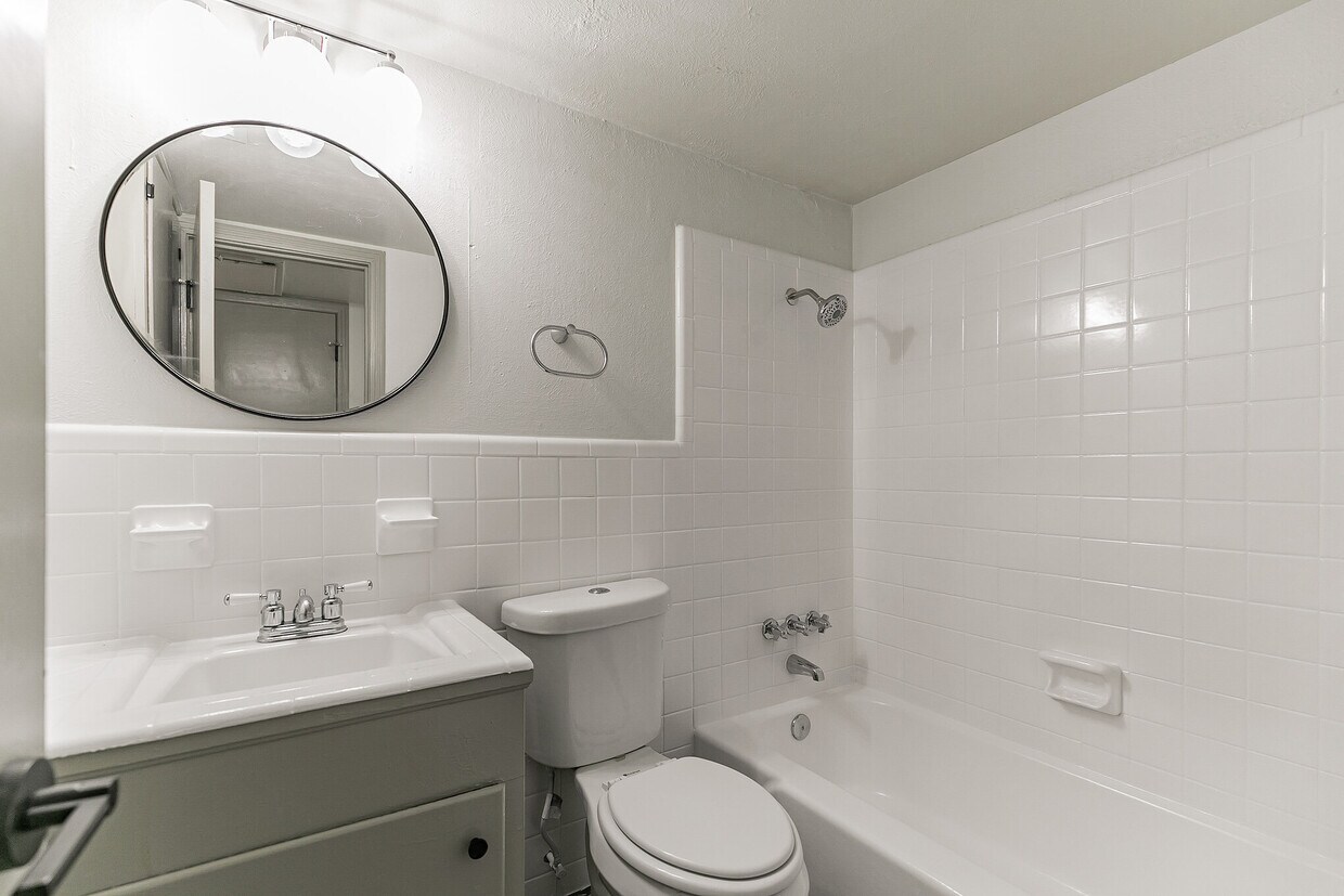 Colony House 6235 Oram St Dallas, TX Apartments for Rent in Dallas