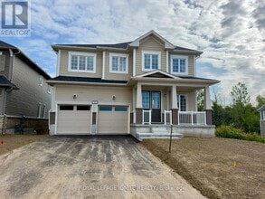 Building Photo - 50 Royal Oak Cres