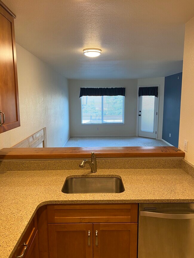 Building Photo - 1830 W Centennial Dr