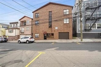 Building Photo - 327 71st St