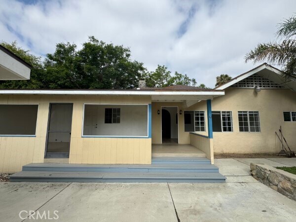 Primary Photo - 5643 Phillips Blvd