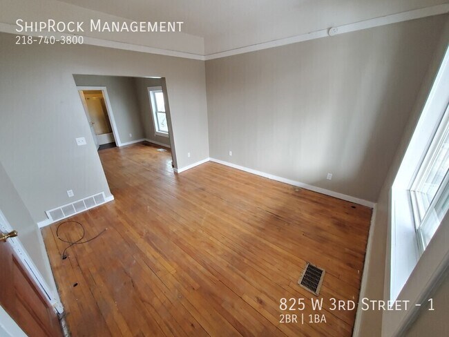 Building Photo - 825 W 3rd St