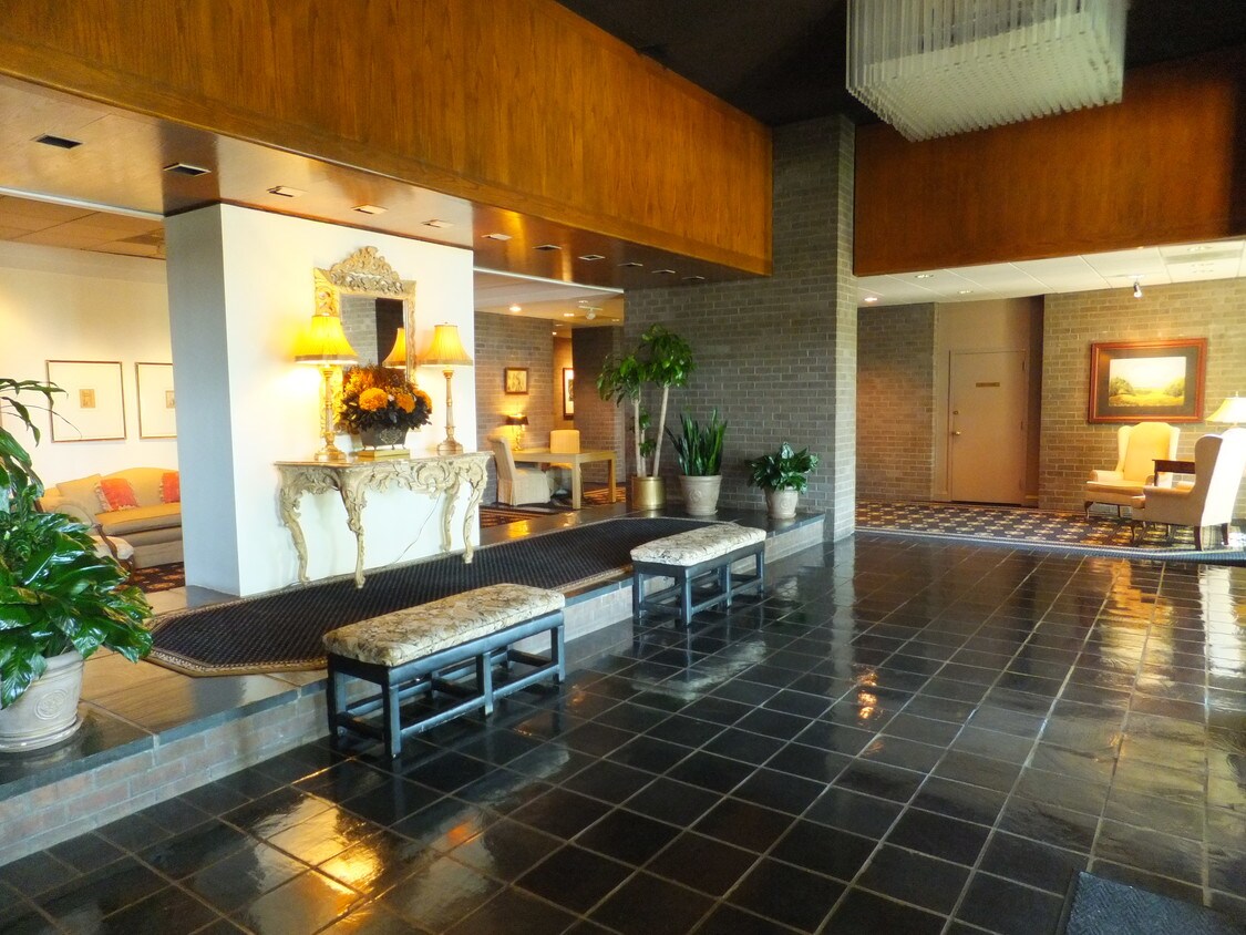 Lobby - 1800 Old Meadow Rd