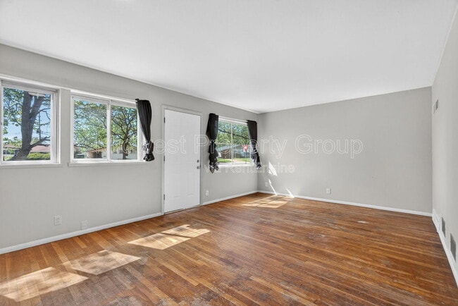 Photo - 743 Shepley Dr House