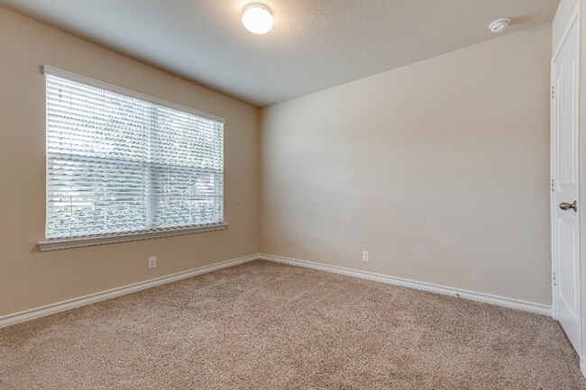 Building Photo - 15202 Cinnamon Teal
