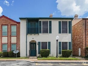 Building Photo - 7700 Creekbend Dr