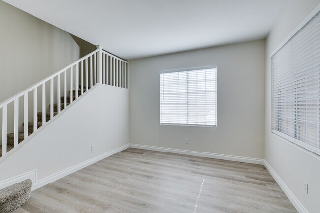 Foto del edificio - Fully remodeled 4 Bedroom, 3-bathroom NW h...